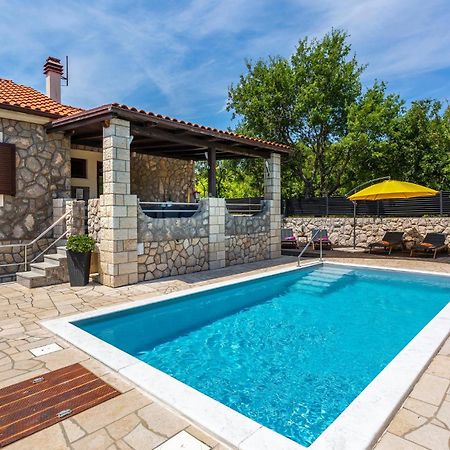 Nice Home In Lakmartin With Outdoor Swimming Pool Eksteriør billede