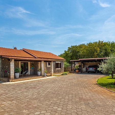 Nice Home In Lakmartin With Outdoor Swimming Pool Eksteriør billede