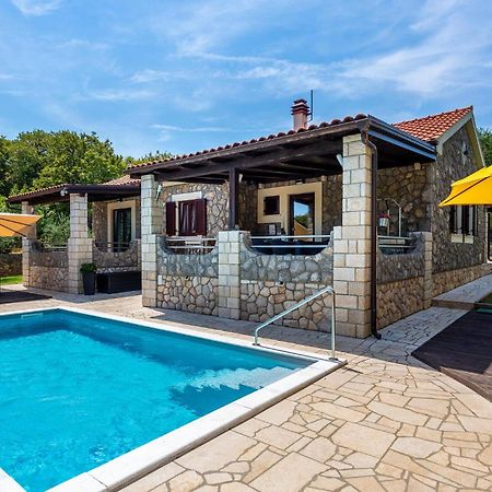 Nice Home In Lakmartin With Outdoor Swimming Pool Eksteriør billede