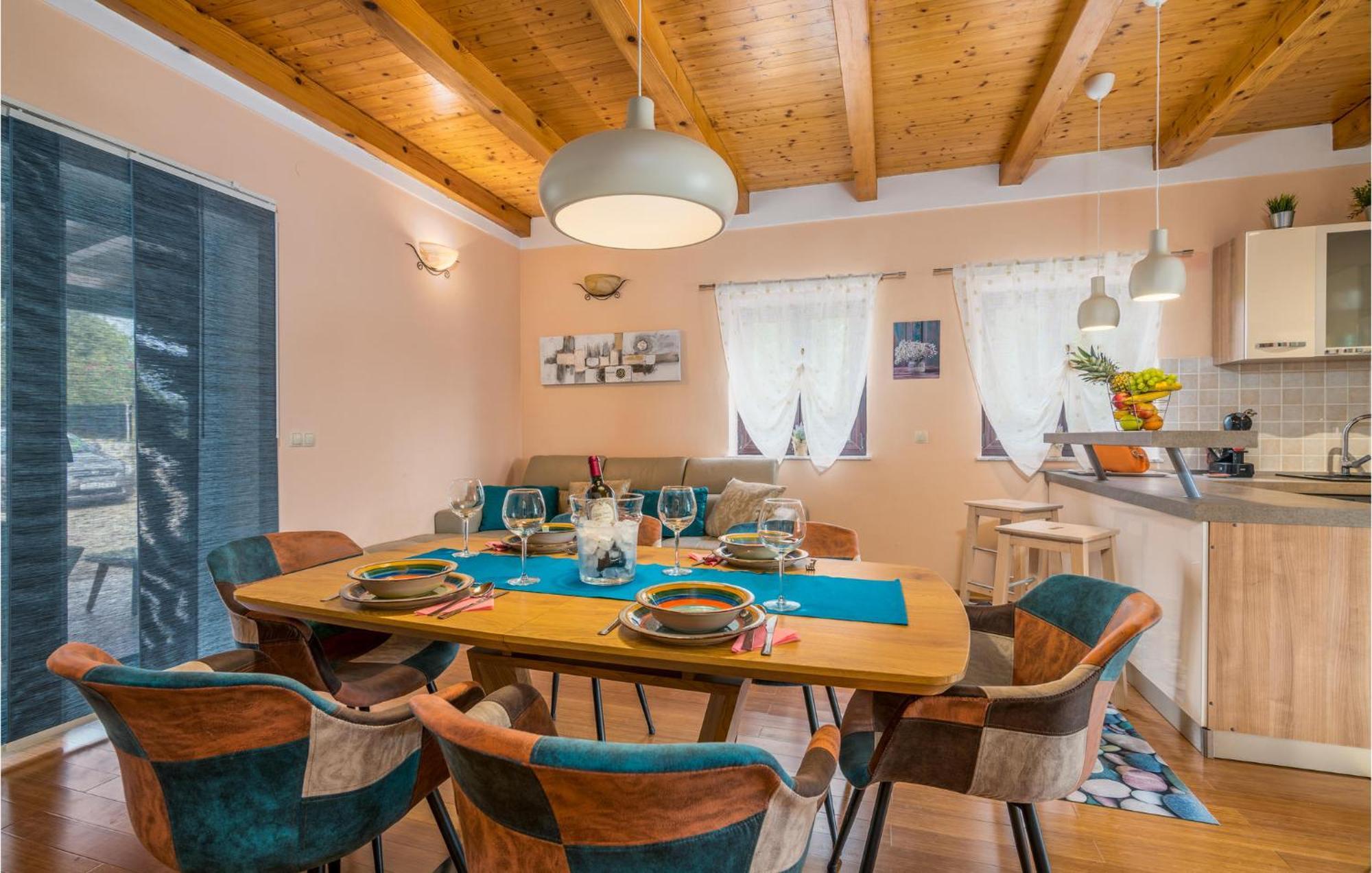 Nice Home In Lakmartin With Outdoor Swimming Pool Eksteriør billede