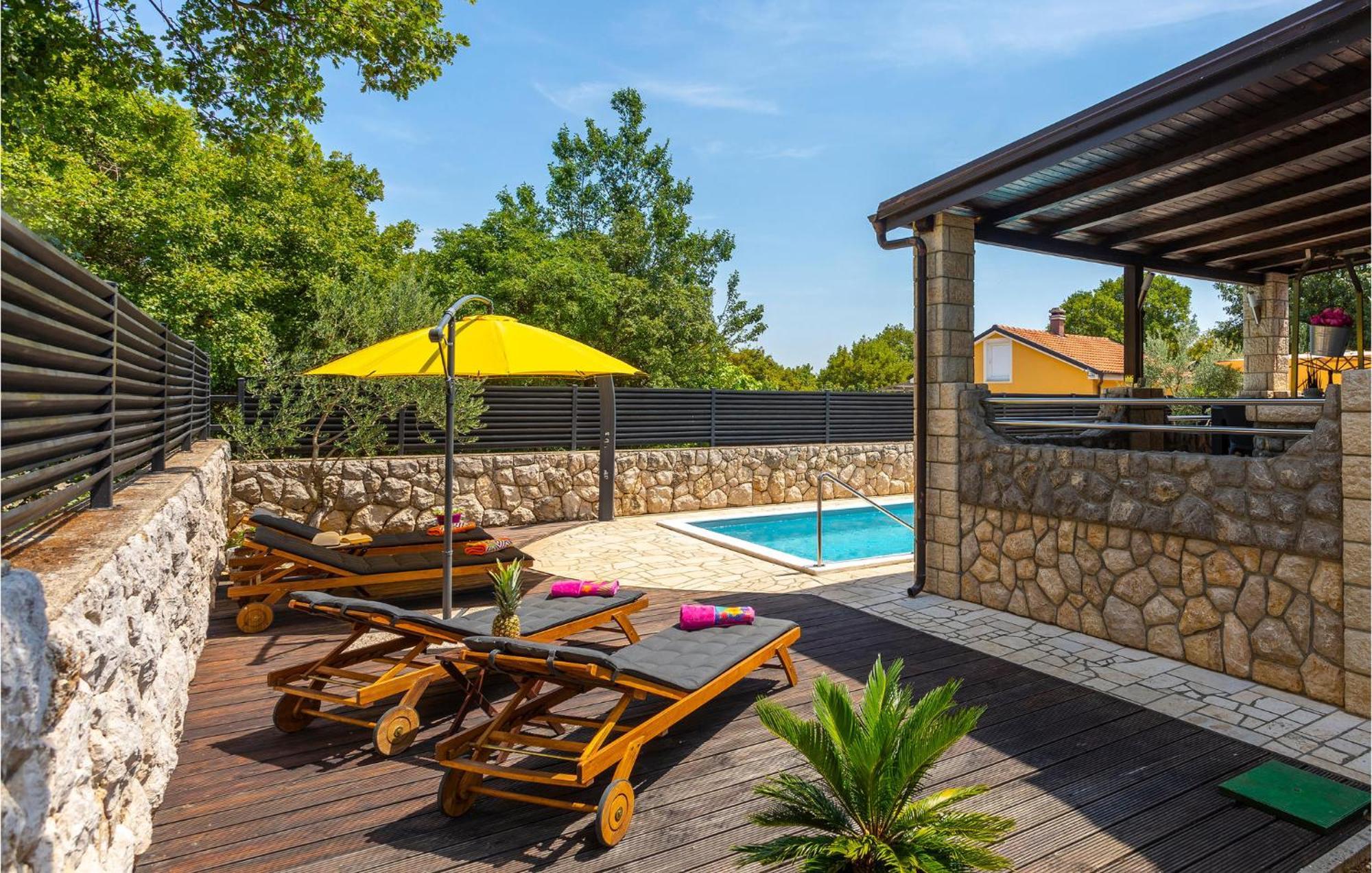 Nice Home In Lakmartin With Outdoor Swimming Pool Eksteriør billede