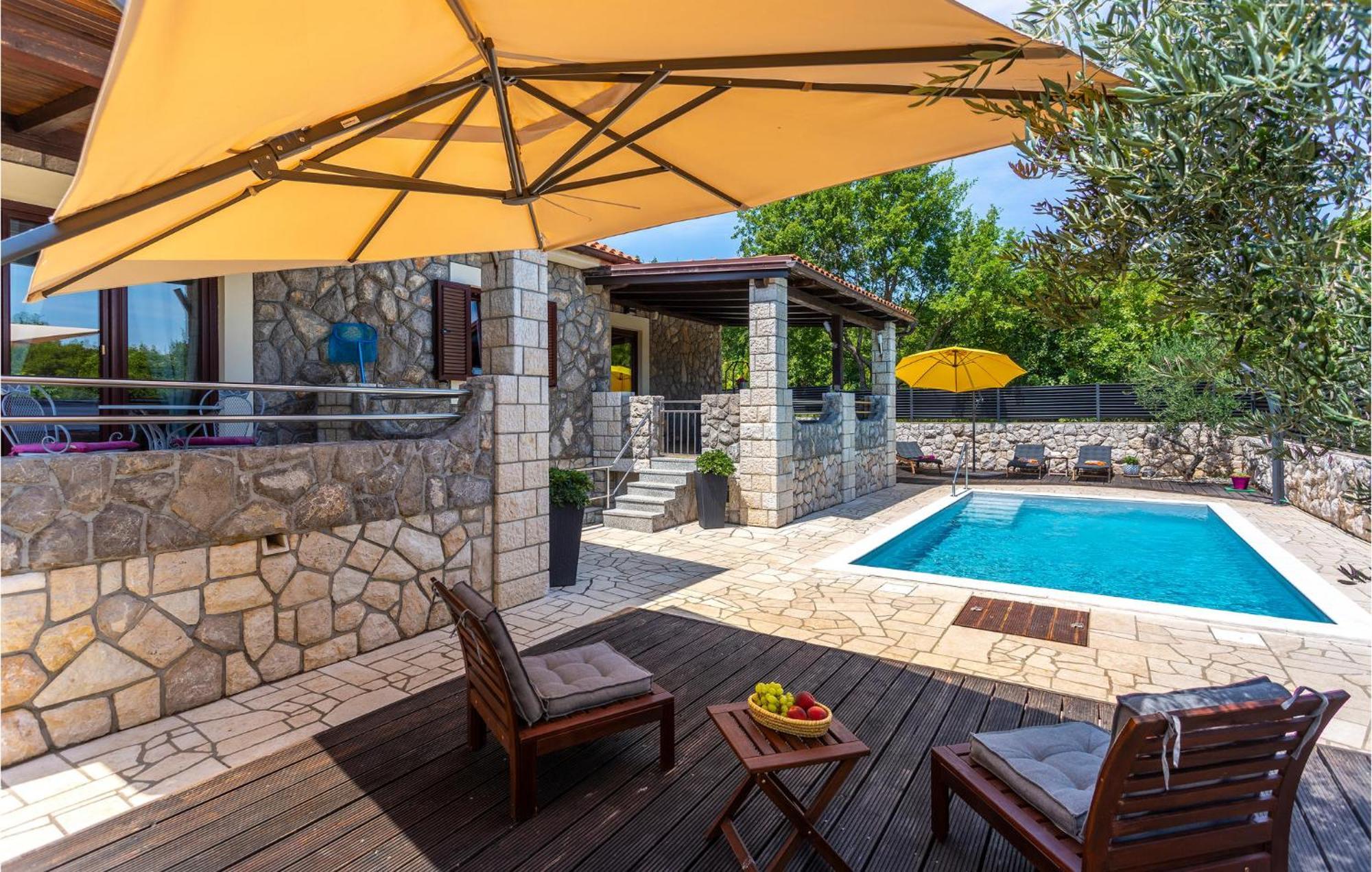 Nice Home In Lakmartin With Outdoor Swimming Pool Eksteriør billede