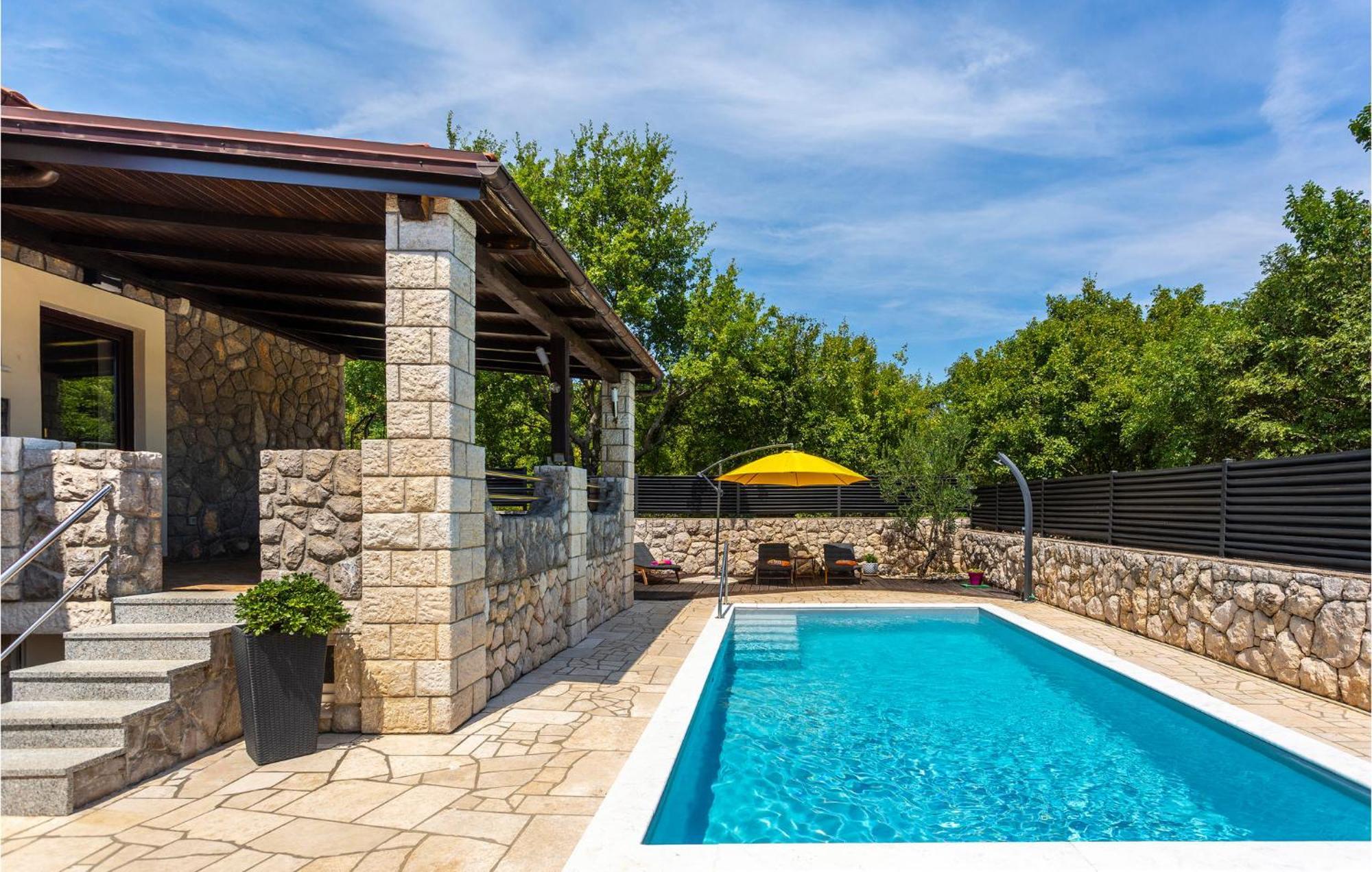 Nice Home In Lakmartin With Outdoor Swimming Pool Eksteriør billede