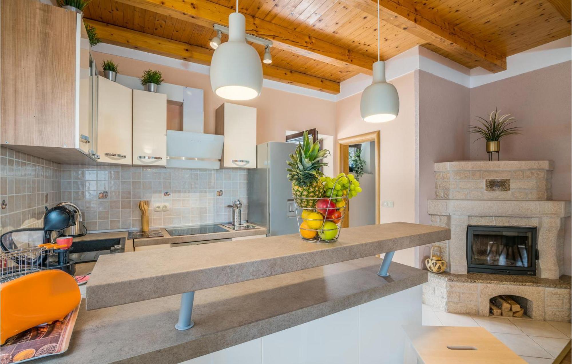 Nice Home In Lakmartin With Outdoor Swimming Pool Eksteriør billede